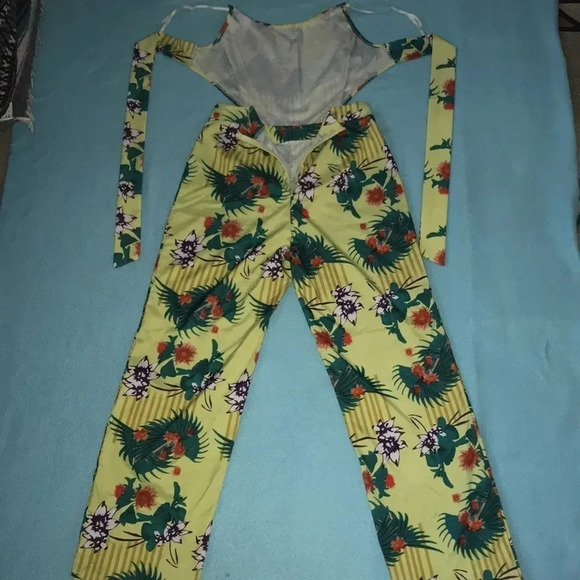 𝅺TROPICAL print jumpsuit cut out sides ties in back sexy slinky NEW size S - Picture 5 of 9